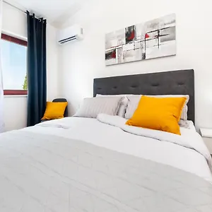 E&m Apartment